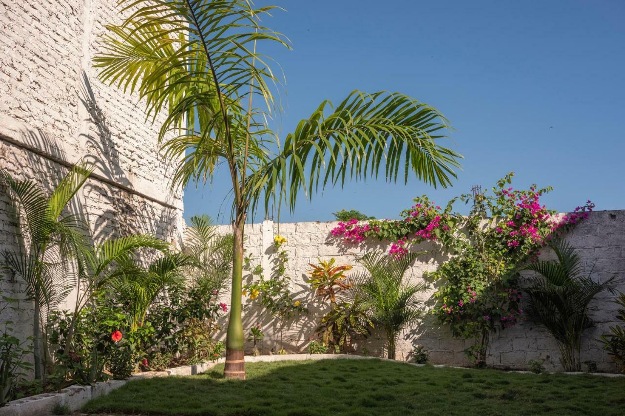Haus Quentin Hotel Puerto Lopez Exterior photo